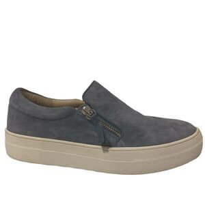 Steve Madden  GLAAMMAR Lighgt Blue velvet  Zip Sneakers 7M